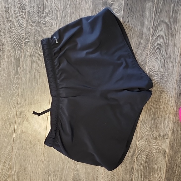 Nike Dri Fit Shorts - Picture 4 of 7